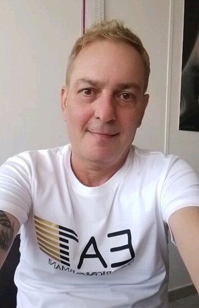 Barbat italian cauta o relatie cu o femeie frumoasa.