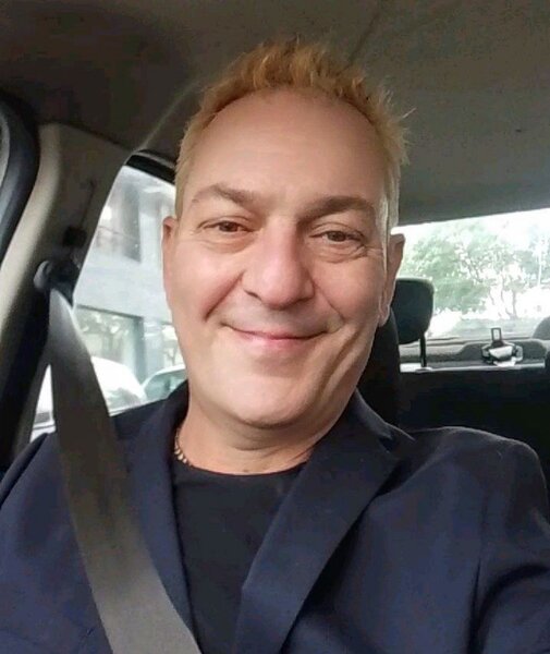 Barbat italian cauta o relatie cu o femeie frumoasa.