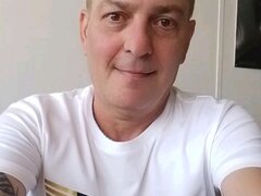 Barbat italian cauta o relatie cu o femeie frumoasa